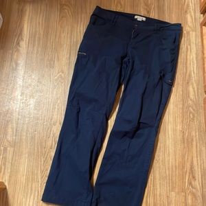 Natural Reflections women’s blue cargo style pants